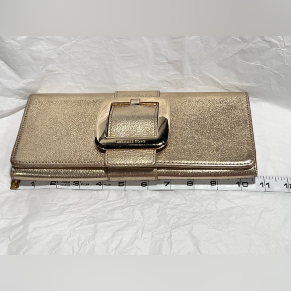 MICHAEL Michael Kors - Sutton Buckle Clutch in Metallic Gold Leather - Picture 9 of 13